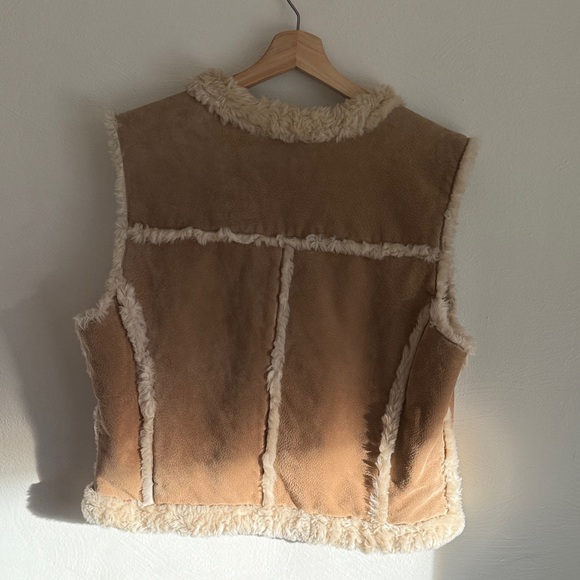 Wilsons Leather Brown Shearling Vest - Picture 7 of 8